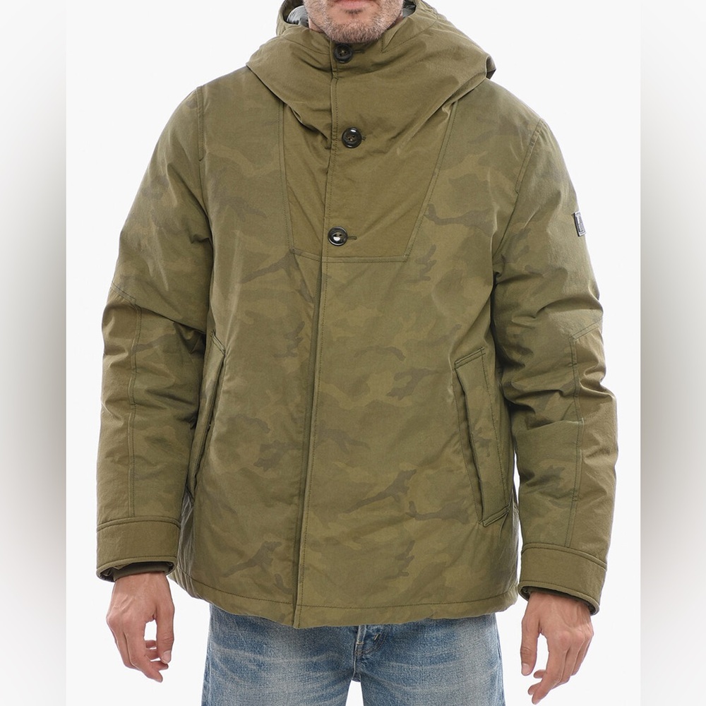 Men's Woolrich Nylon Green Camouflage Down  Jacket large